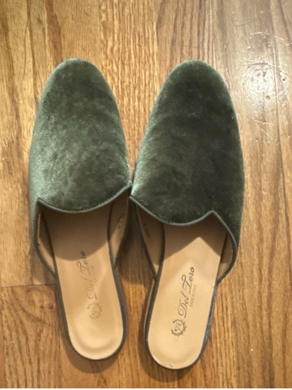 Del Toro Olive Green Velvet Slip-On Mules